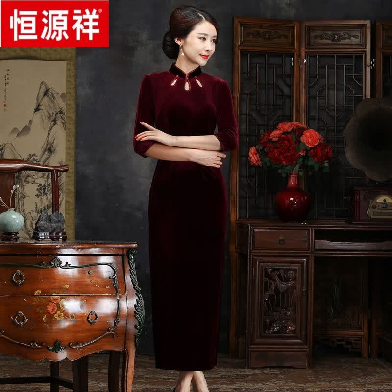 恒源祥纯色韩国绒中袖长款旗袍大码妈m婚礼走秀日常打底金丝绒旗袍 酒红色长款中袖 M属于什么档次？