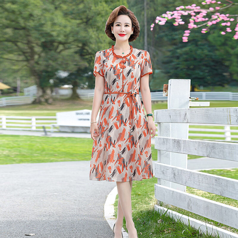在礼50多岁女人穿的衣服夏季小个子中年妈妈裙子夏款2024新款洋气高贵