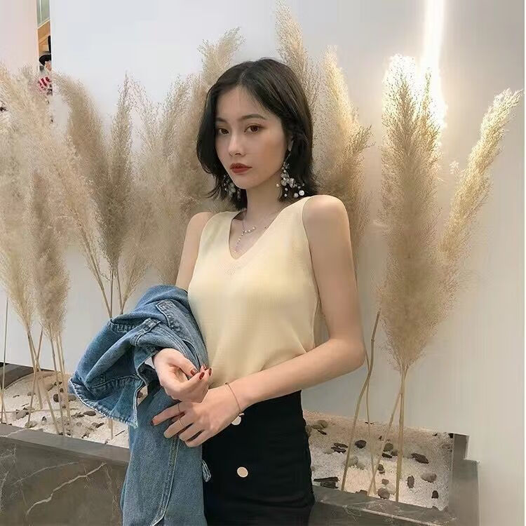怡曼芙吊带背心女外穿夏季无袖针织衫韩版凉感V领短款冰丝打底衫上衣潮 杏色 均码 -建议85-130斤