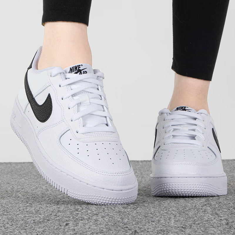 耐克（NIKE）女鞋 2026夏季新款AIR FORCE 1运动鞋空军一号时尚休闲鞋板鞋子女 100-经典黑白/晒图退10 AF1 37.5 （内长235mm）