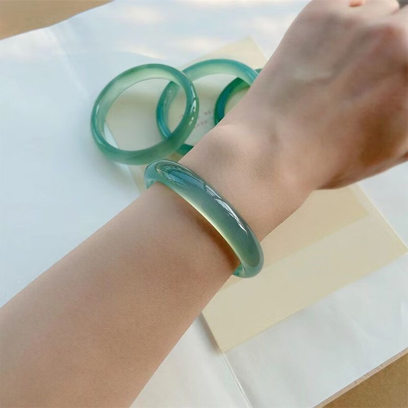 子龙青山黛扁条手镯梅子青冰油玛瑙玉髓青绿色青提啵啵玉石玉镯多样性 手镯 63-64