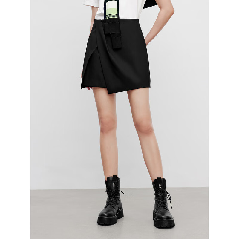 太平鸟女装秋季斯文不规则短裙A1GED3201 黑色 S