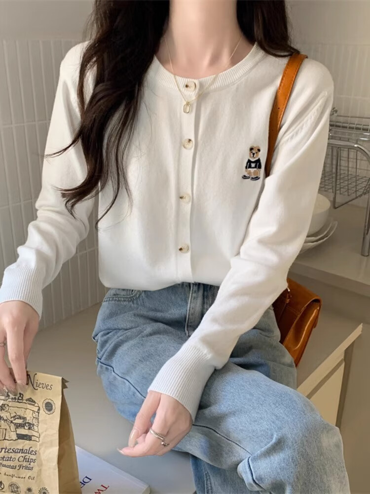 牛秋季新款短款内搭针织衫上衣小熊长袖开衫女装法式毛衣外套女 白色