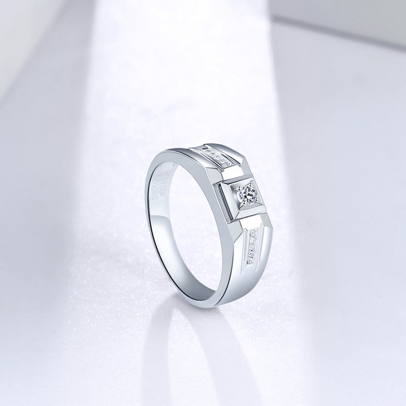 周六福 珠宝首饰18k金钻石戒指经典大方男戒钻戒 20号