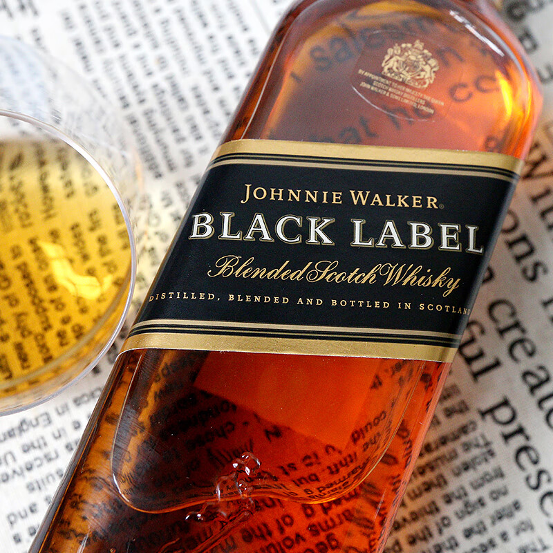 尊尼获加 苏格兰调和型威士忌洋酒 尊尼获加黑牌(黑方) 700ml 1瓶