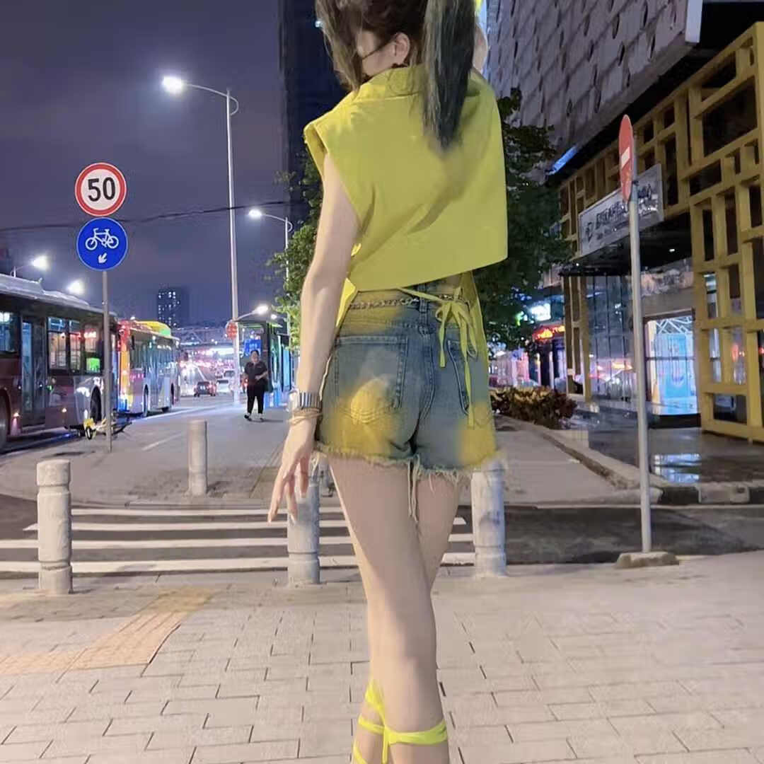 啾叮夏季爵士舞服女生露肚脐前长后短后短前长设计感无袖上衣女衬衫甜