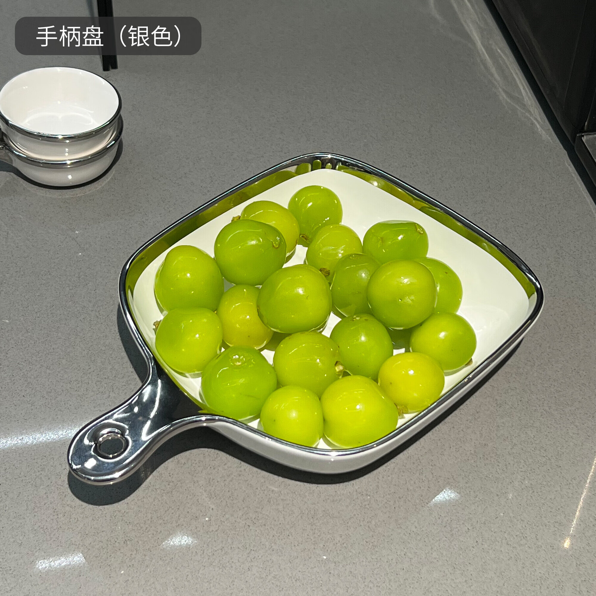 雅空盘子菜盘家用手柄早餐盘2022新款创意餐具陶瓷碗碟子ins风水果盘