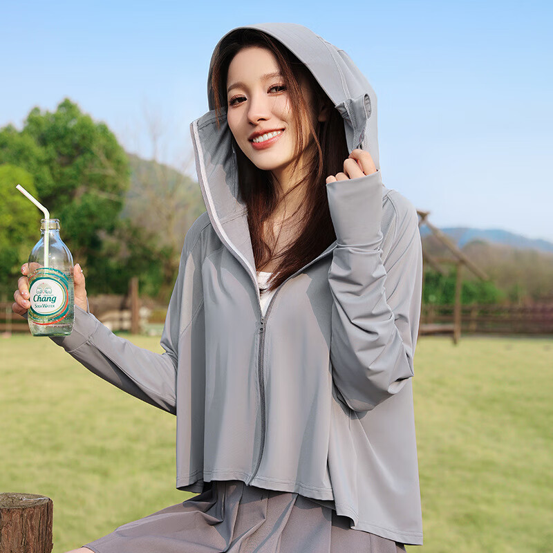 狮奥利兴夏天短款女人防晒衣2024新款冰丝薄款防紫外线短款连帽长袖