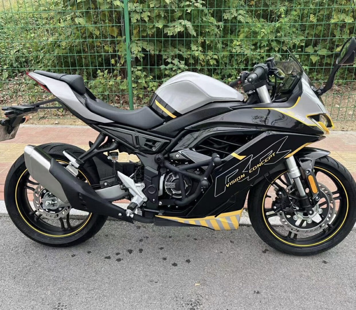 琦栗适用无极250rr贴纸改装车贴花版画 隆鑫车身拉花装饰可定制 杏色