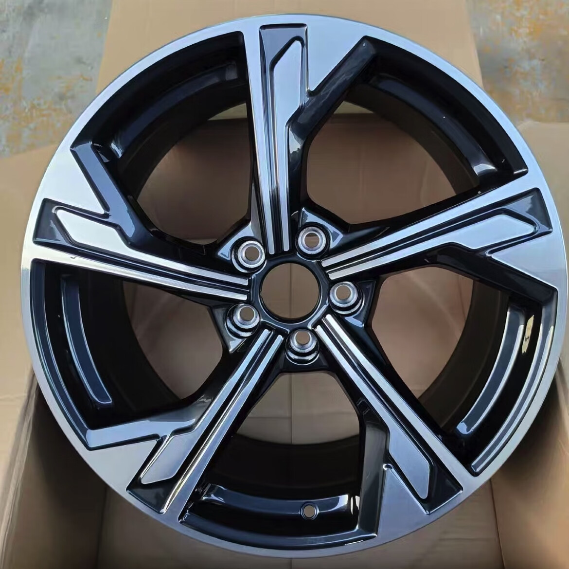 奥迪 a4l原厂19寸刀锋轮毂 燃速版原厂亮黑刀锋轮毂战斧轮毂
