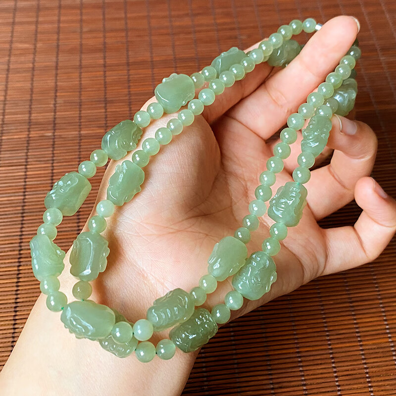 展缘和田玉青海料晴水色项链 十八罗汉挂炼 男女款玉石浅绿挂炼毛衣炼