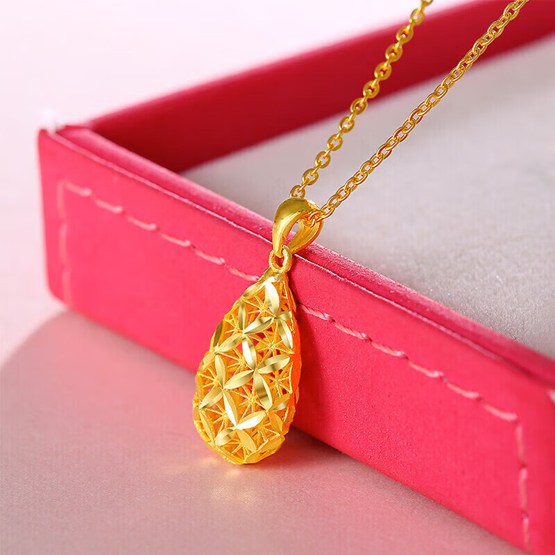 菜百首饰 黄金吊坠 足金时尚镂空水滴形吊坠不含链 计价 约1.90克