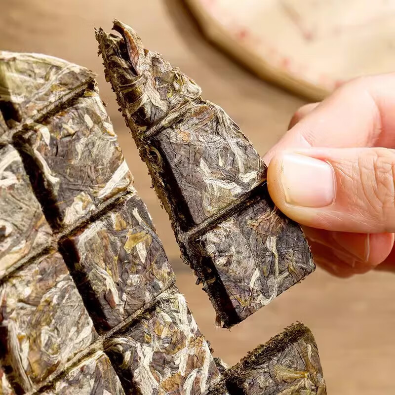香彻(XIANGCHE) 香彻 白茶白牡丹 白茶饼 白牡丹茶叶礼盒装送礼佳品 密封袋150g