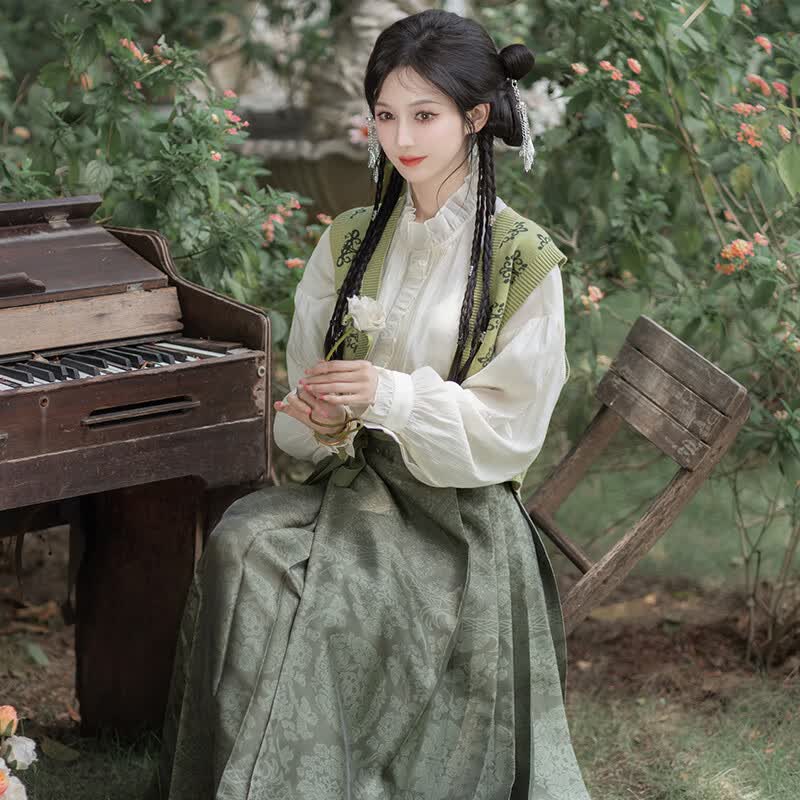 钟灵记清川:汉元素针织马甲绣花女短马面沃衬衣衬沃春秋夏2023 针织马甲一件现货 L怎么看?