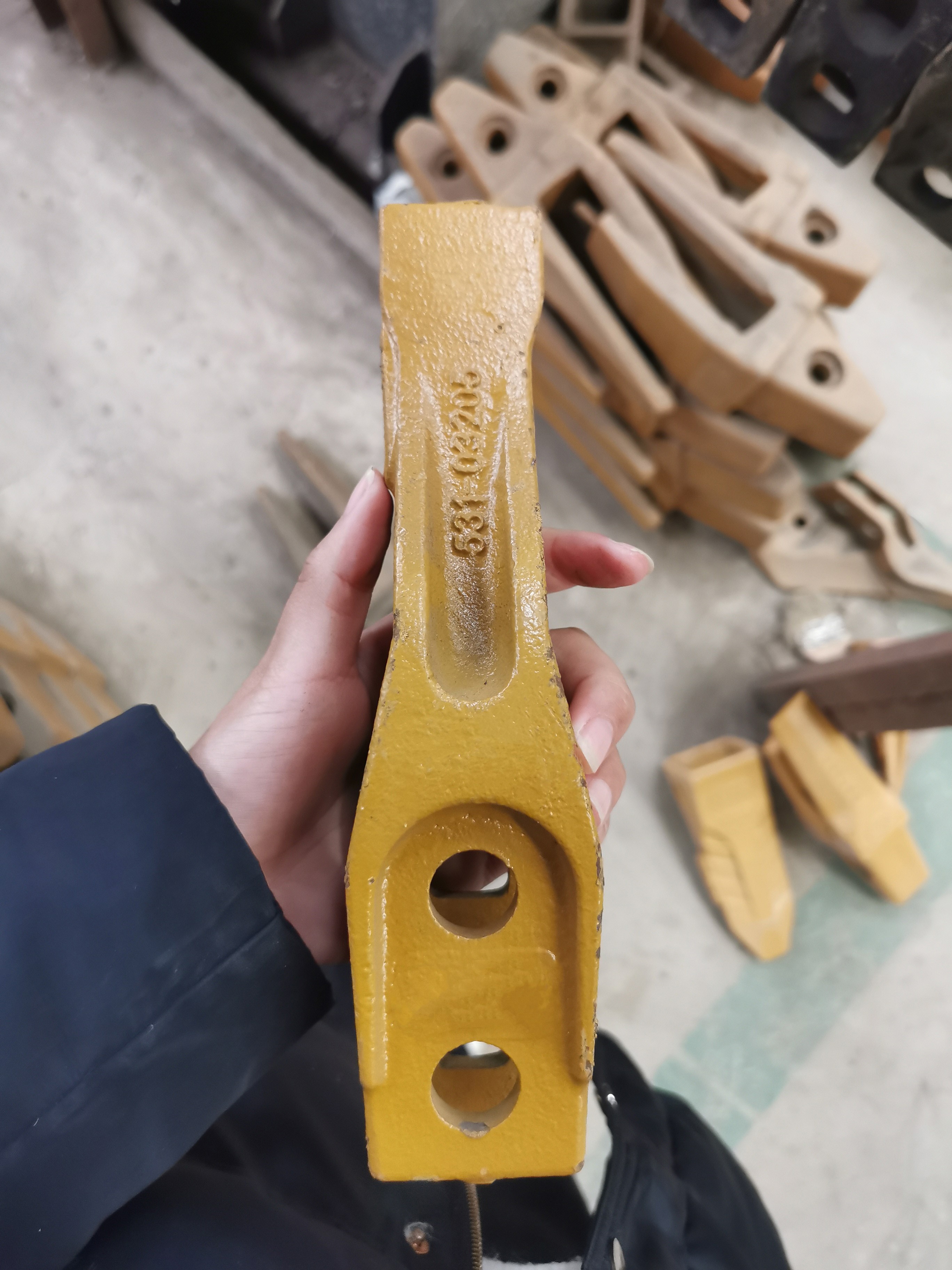 默然诺尔柳工龙工临工厦工30铲车铲齿配件大全铲刀铲牙铲尖53103205