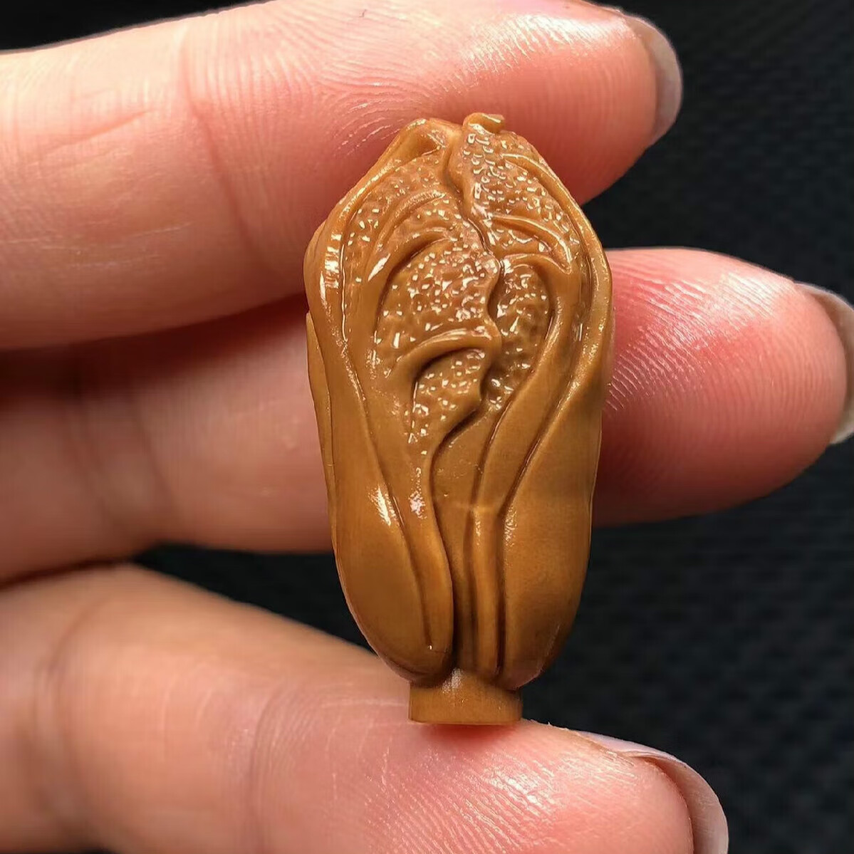 萨拉拉 核雕单籽 橄榄核雕刻白菜百财单粒单颗单件手机挂件男女sn6138