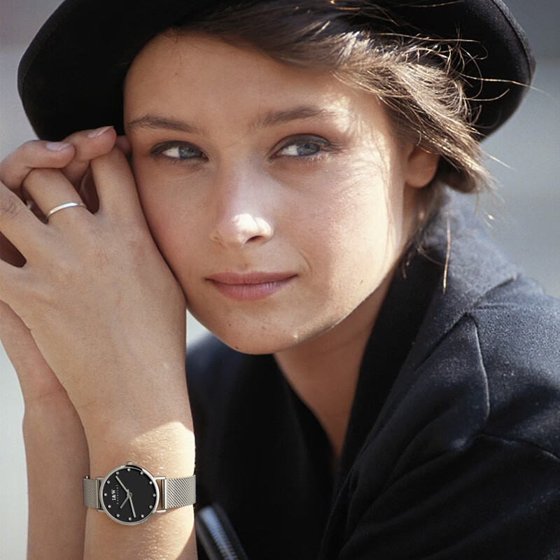 爱沃驰瑞士钻钉刻度纤薄时尚防水石英手表女士表七夕生日礼物送女友 银壳黑面|银网带