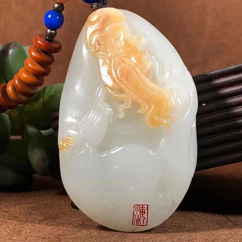 翠玥珏新疆和田玉籽料玉石雕刻忠义千秋关羽洒金皮吊坠092473