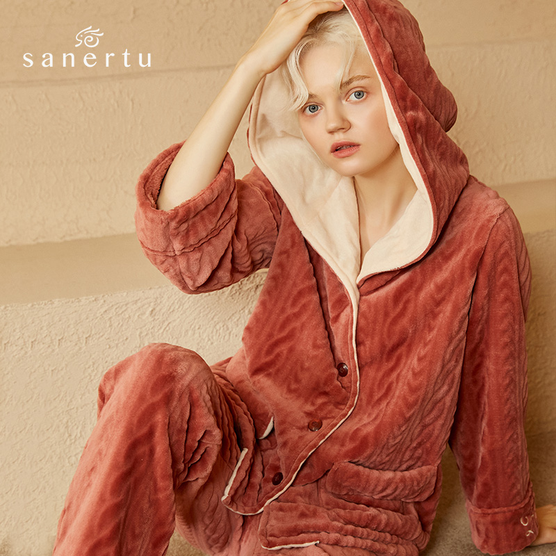 三耳兔新款睡衣女士冬季法兰绒保暖连帽加厚可外穿女士家居服套装