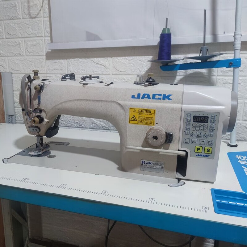 杰克二手杰克a4自动剪线抬压脚电脑缝纫机高速节能平车厚薄通吃全套机