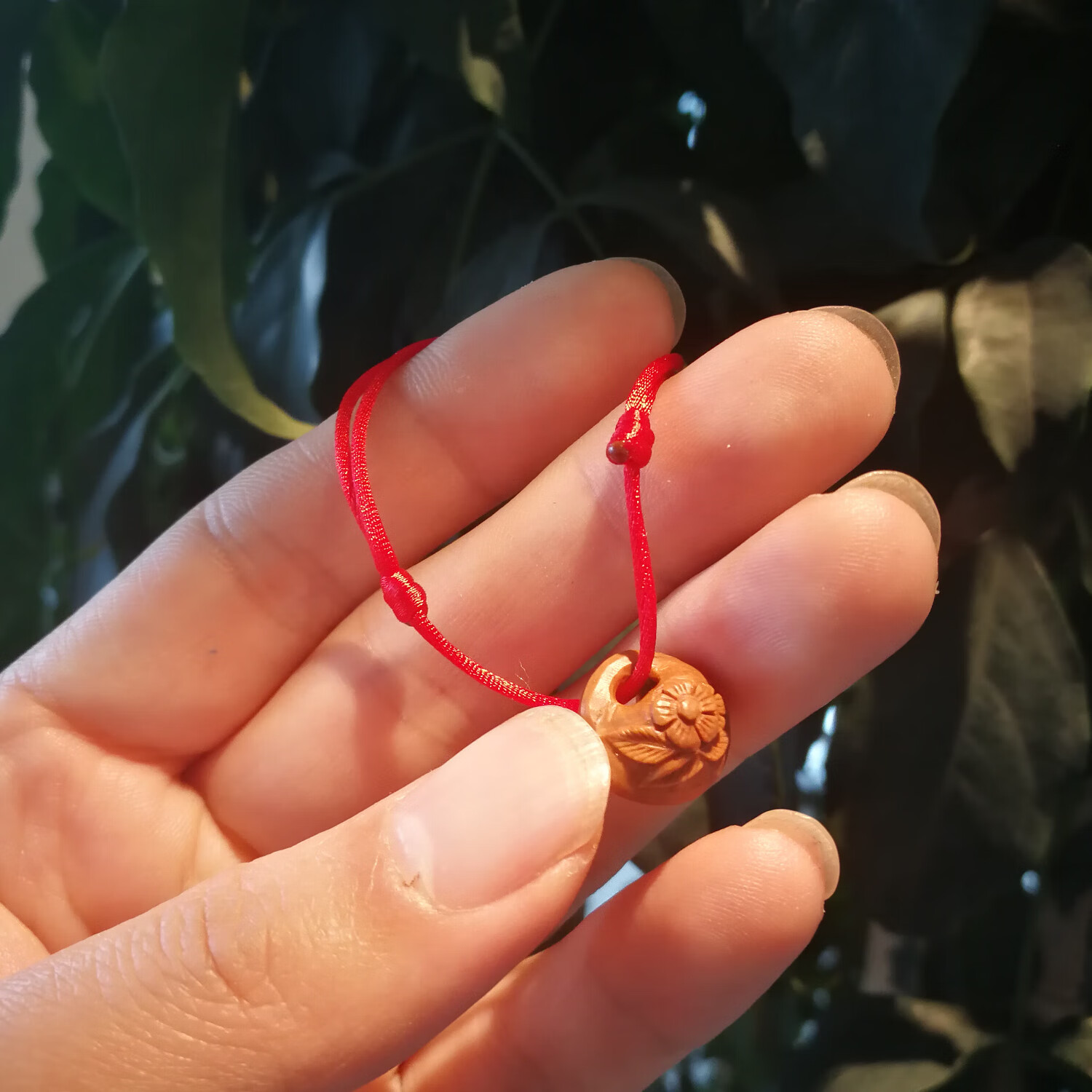 花篮桃篮宝宝满月百天红绳手链脚绳儿童压惊礼物 桃核雕刻花篮桃篮