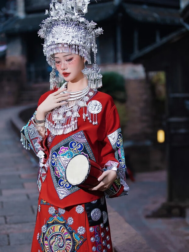 粟茝少数民族服装女成人服装苗族土家族湘西贵州演出服舞蹈苗疆旅拍