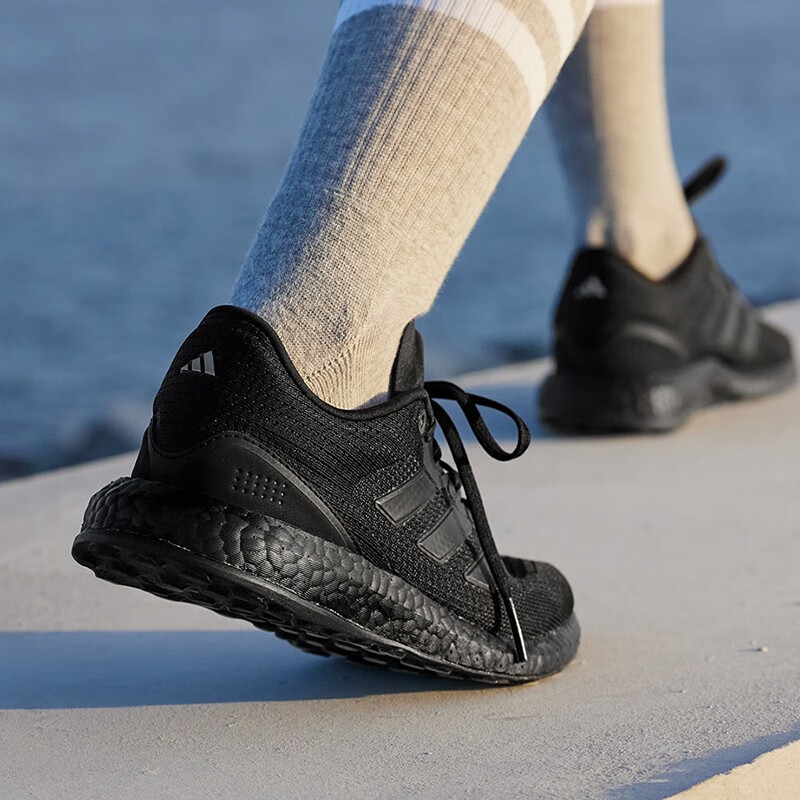 阿迪达斯跑步鞋男女pureboost q2爆米花低帮缓震耐磨轻便运动鞋gx4707