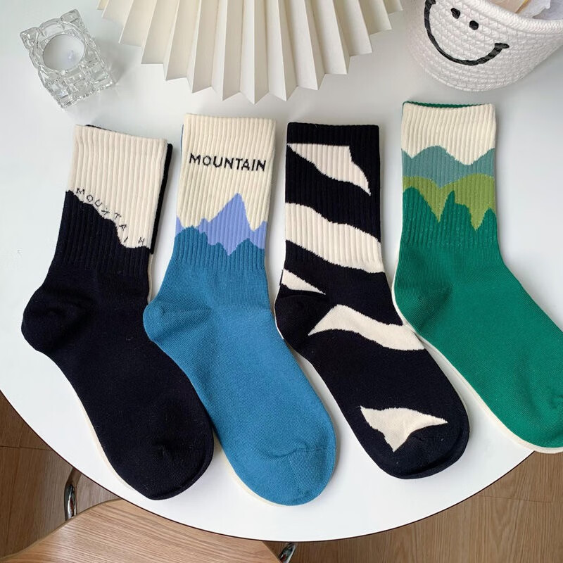 南极人（Nanjiren）ab袜子女中筒袜ins潮流个性绿色字母不对称运动长袜情侣袜 混色2双装 均码