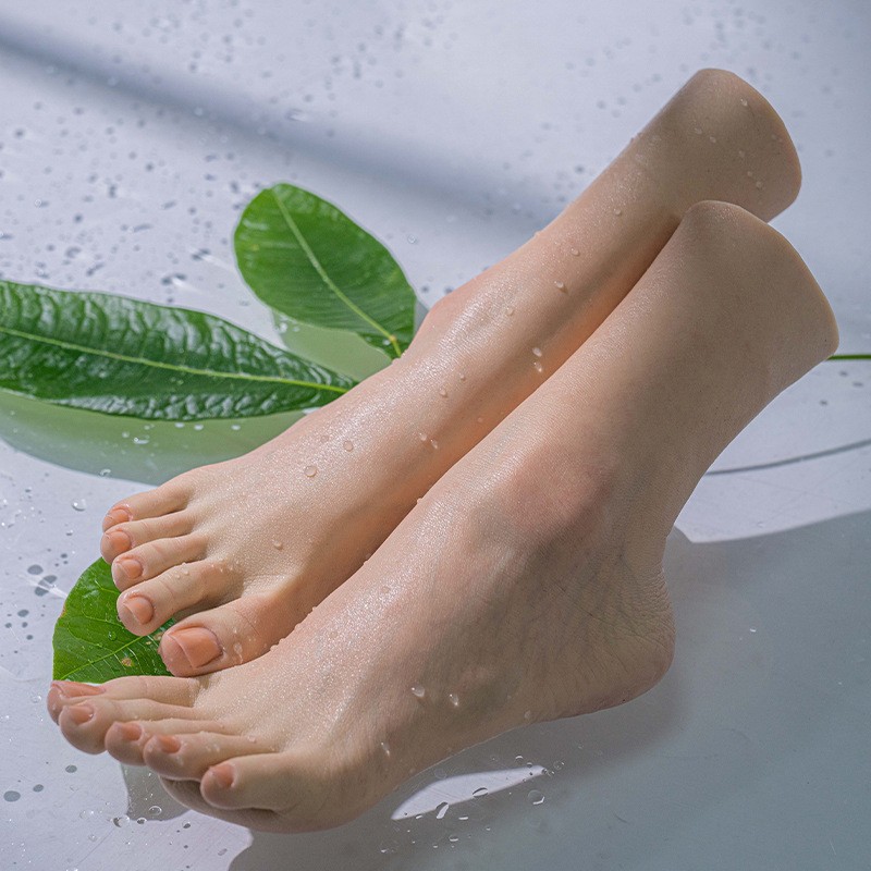 天弓 美女玉足男性恋女足仿真女人脚足模真人倒模脚模腿模拍摄展示