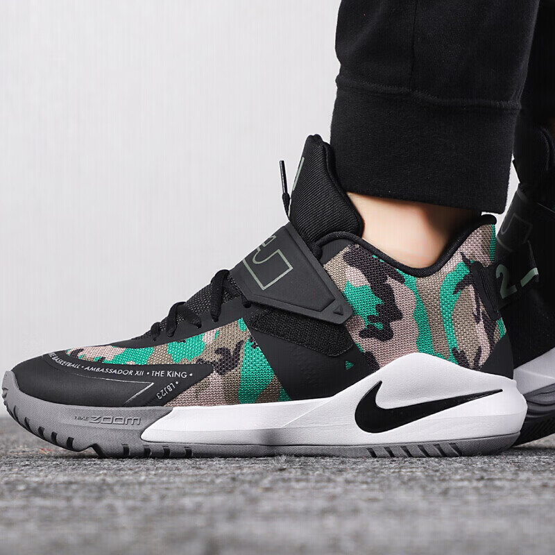 新款男鞋詹姆斯使节12代实战训练透气运动篮球鞋鞋bq5436