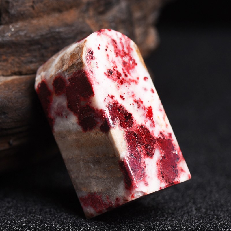 朱砂原石印章自然鸡血石手工打磨方章办公室摆件晶体朱砂原石原矿石