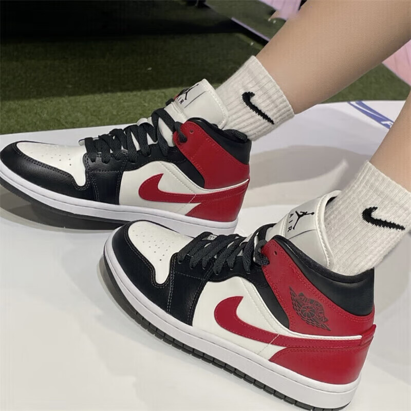 耐克(nike)新款女鞋air jordan 1 mid aj1 黑红中帮复古休闲运动篮球