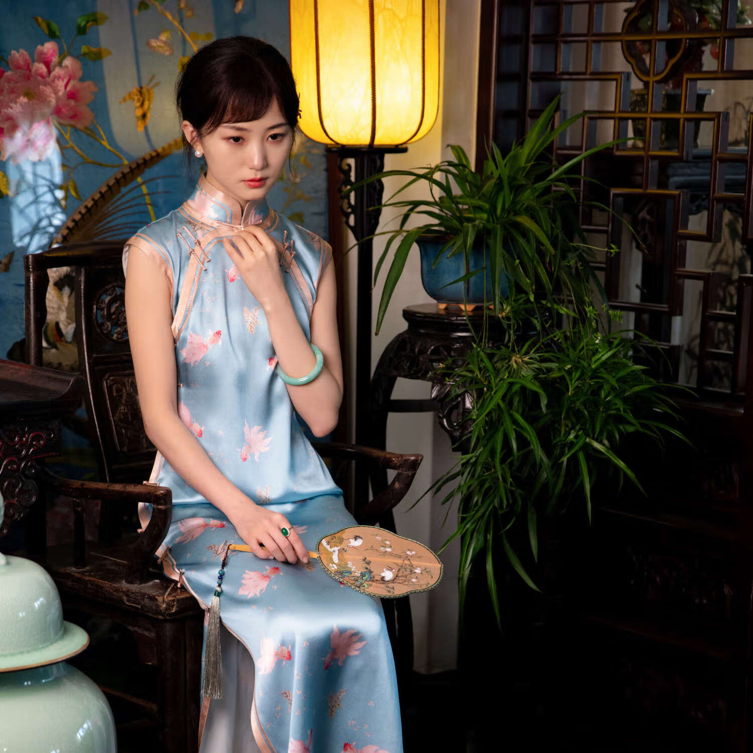 风絮渔跃清溪丨2023夏季新款丨真丝缎印花无袖双圆襟复古民国风长旗袍