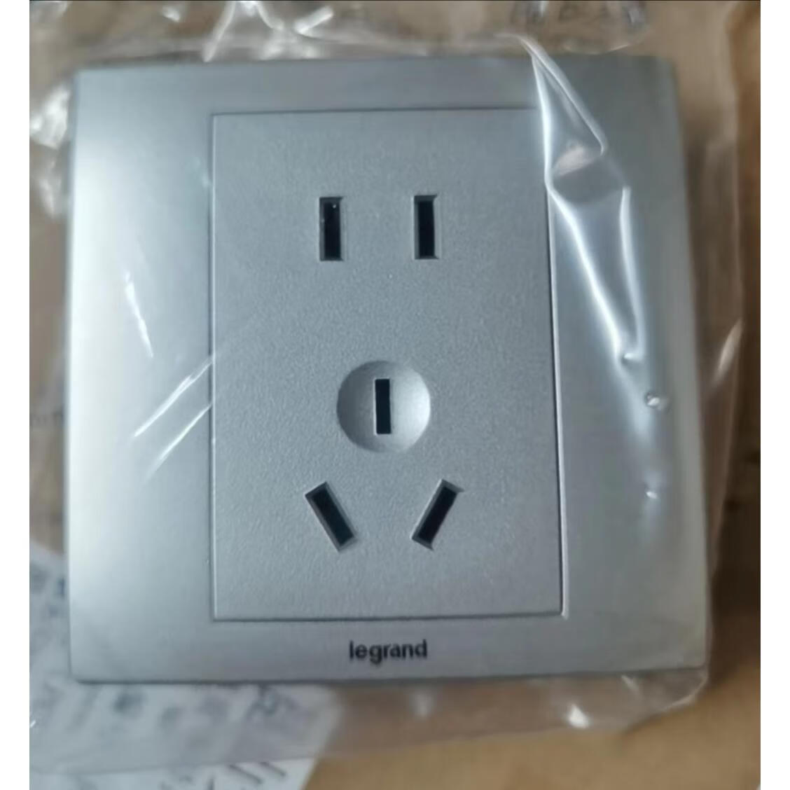 罗格朗(legrand)tcl罗格朗开关插座 美淳系列 银色 五孔 二三插座en