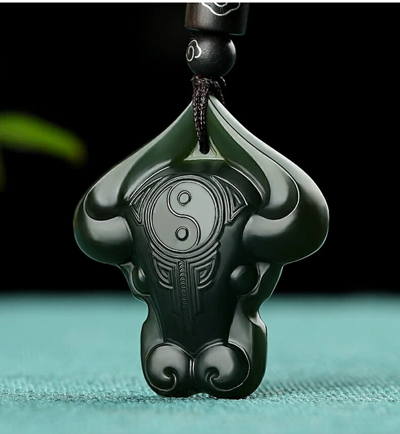 snqp高品质和田玉青玉生肖牛吊坠挂件太极扭转乾坤玉坠玉佩 坤玉坠