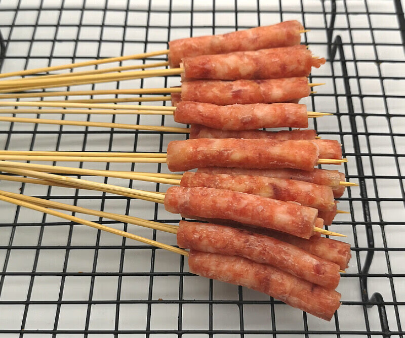 纳嘉新川味腊肠小串网红香肠甜肠串一口肠油炸烧烤串夺命小串100串一