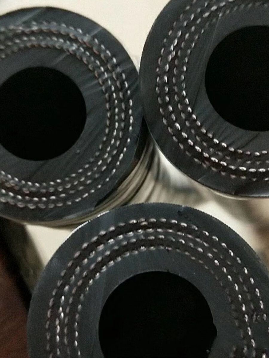 君吻挤压软管橡胶挤压管耐磨管挤压管黑胶管泵车速凝剂管耐酸碱软管厂