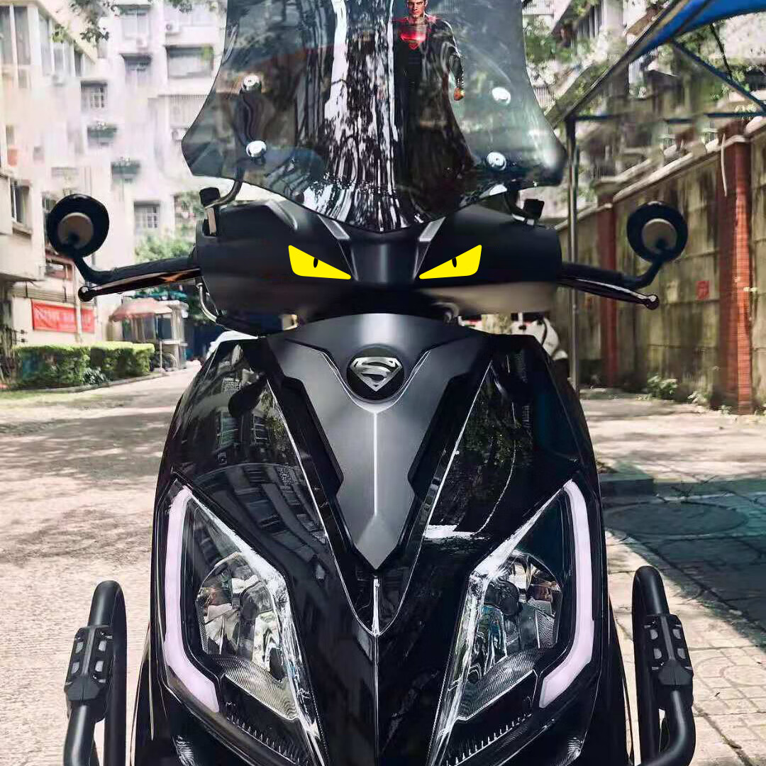 适用于铃木uy125贴纸摩托车ue125个性减震贴小恶魔眼睛反光贴花改装