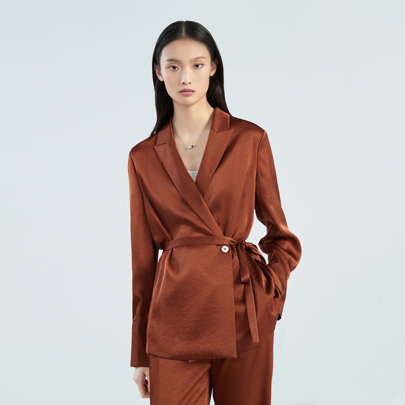 OVV2023春夏新款女装缎面三醋酸优雅休闲戗驳领随附腰带西服 红棕(净色)03 XS