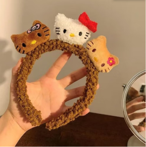 芠拉可愛毛絨發(fā)箍女洗臉發(fā)帶立體卡通動(dòng)物發(fā)卡網(wǎng)紅防滑頭飾 三小KT黑皮發(fā)箍A23-102