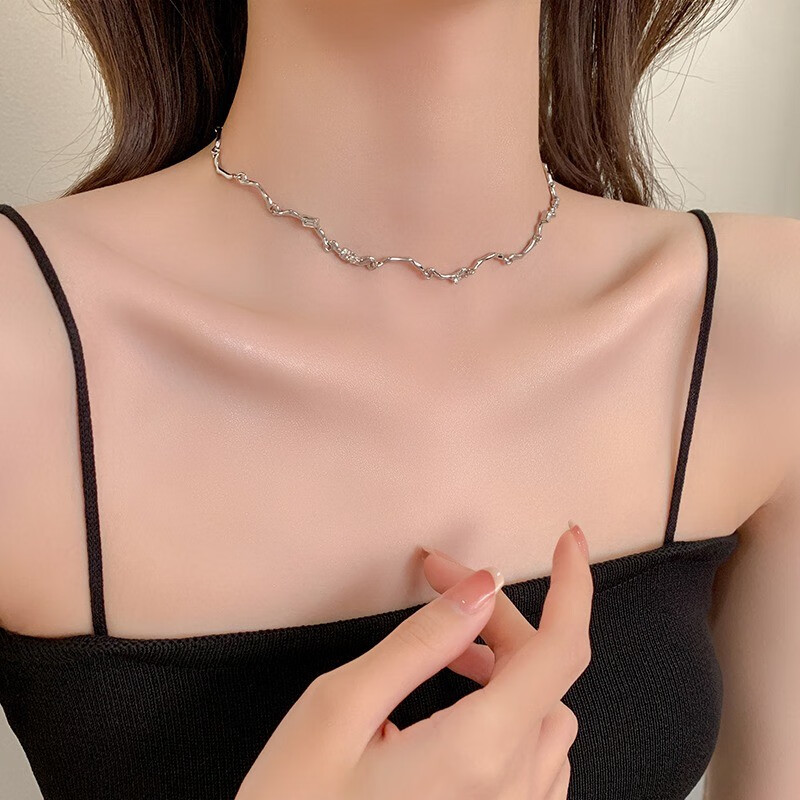波浪纹轻奢项链女生锁骨链网红闺蜜通勤气质脖颈链高级设计感小众