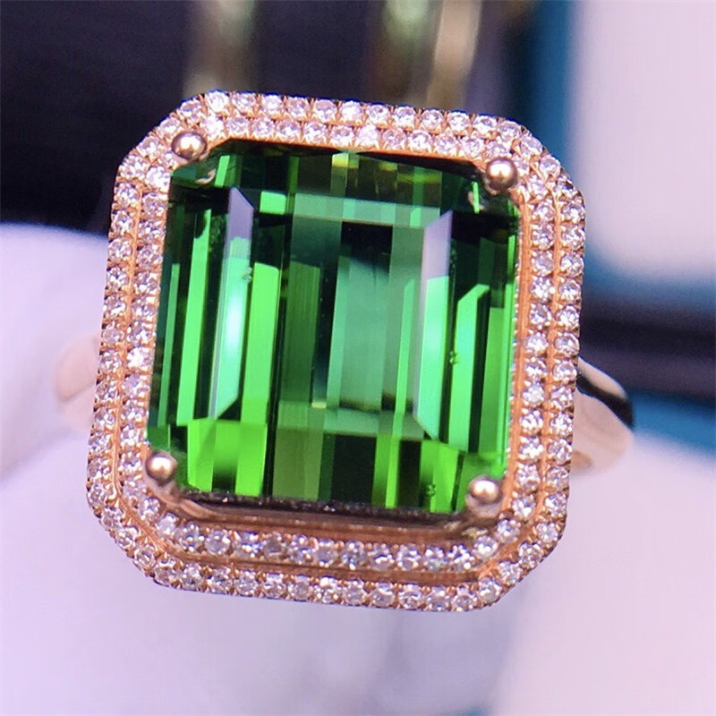 3克拉天然绿碧玺戒指 方形戒面 18k金镶嵌钻石