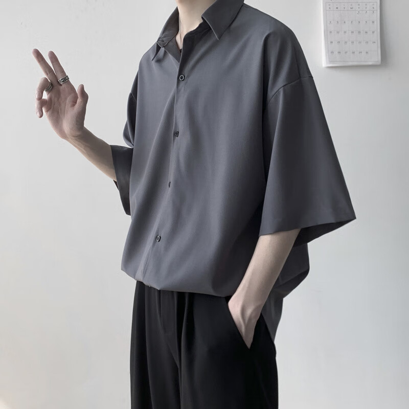 冰丝衬衫男短袖设计感小众夏季薄款坠感痞帅衬衣潮牌宽松寸衫上衣 深灰色 XXL属于什么档次？