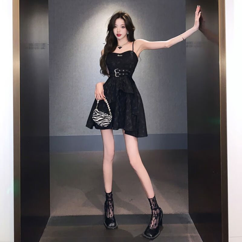 妃趣猫甜酷风连衣裙夏甜酷风炸街收腰显瘦蓬蓬小黑裙洋气高级感荷叶边