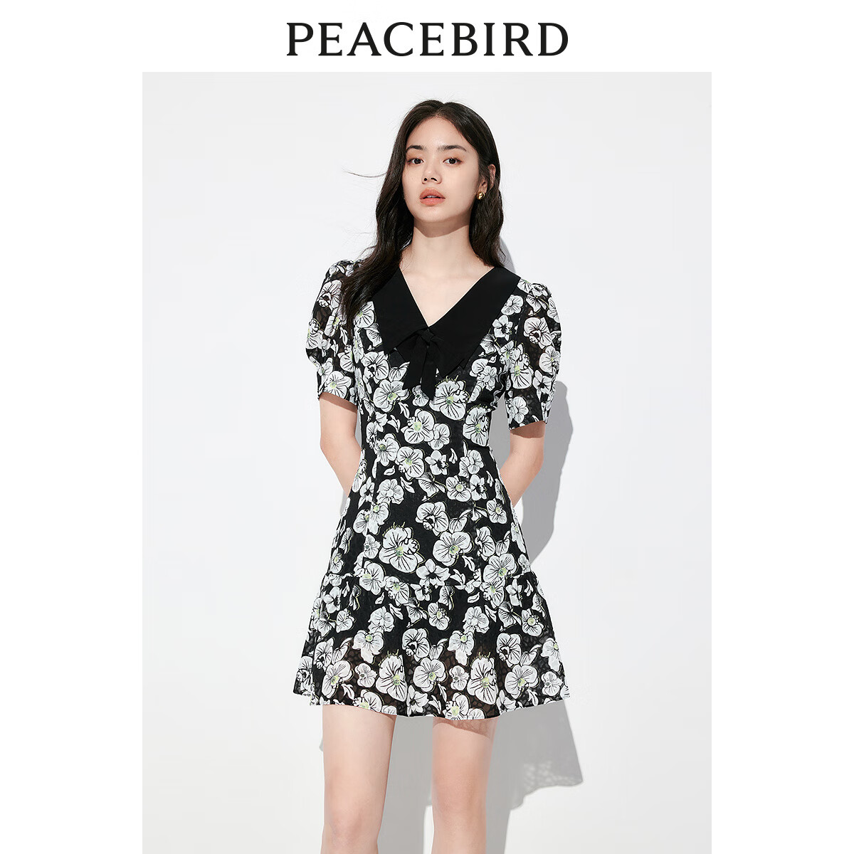 太平鸟女装夏季新款翻领碎花连衣裙A1FAD2E01 黑色纹样 S