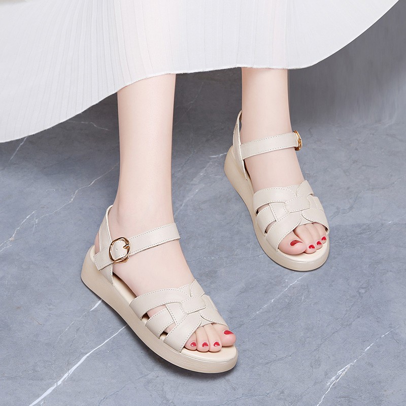 平底皮凉鞋女士黑色一字扣带夏天韩版学生时尚休闲低中跟凉鞋女装露趾