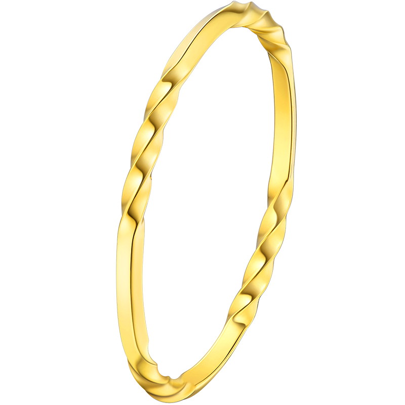 六福珠宝足金扭纹黄金戒指女款，设计简约时尚，质感上乘