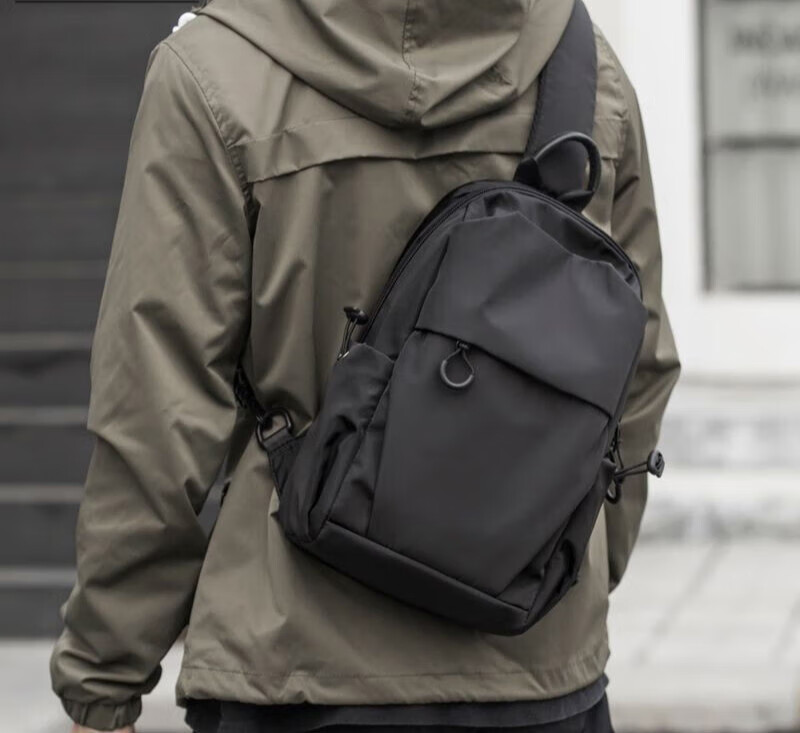 皮里奥日系挎包大学生斜挎包休闲男士胸包简约单肩斜挎包多功能潮流斜背 黑色中号(简约款)