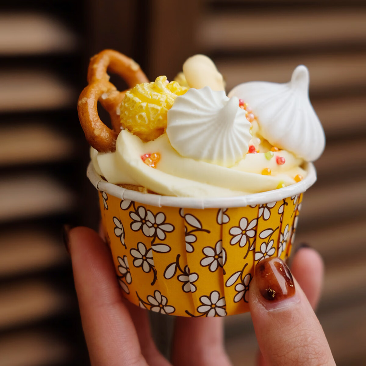 hywlkj韩式小红书网红款 小花纸杯蛋糕纸杯耐高温婚礼甜品台摆台50个