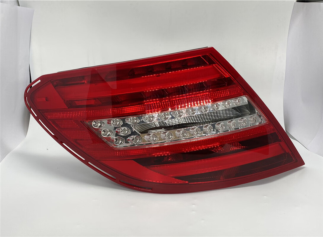 唐杉(tangshan)适用于奔驰c级c180c200c260c300w204后尾灯总成流光